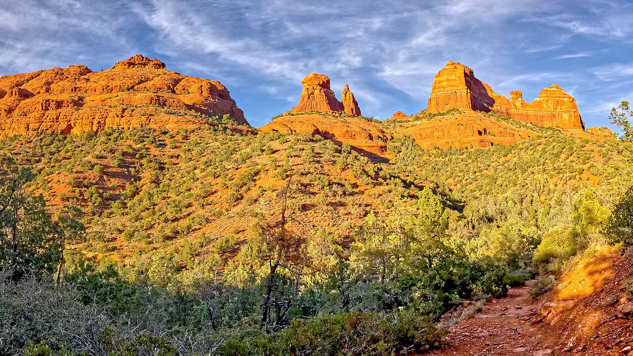 Photo of red rock buttes and juniper country in the high country south of Flagstaff, near Munds Park, Arizona